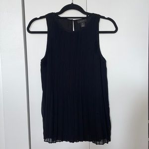 HALOGEN Black Pleated Sleeveless Blouse